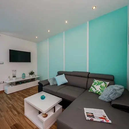 Apartment Lavender & Mint