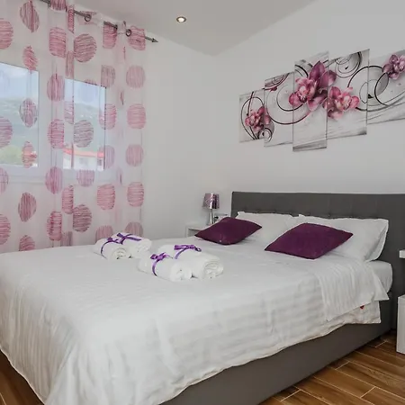 Lavender & Mint Apartment *